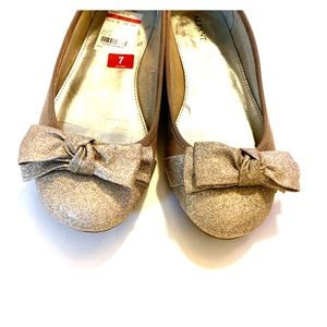 Alfani flats with glitter toe and bow! Size 7